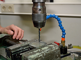 佛山五金沖壓模具廠，教你使用臺鉆