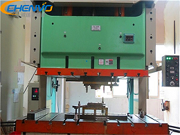 五金沖壓模具線切割哪家好，有這兩點