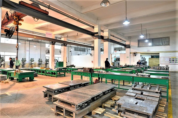 模具車(chē)間-五金沖壓件鈑金加工廠-誠(chéng)瑞豐