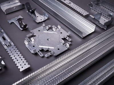 五金沖壓模具加工件，覆蓋件模具制造要領(lǐng)-深圳誠(chéng)瑞豐五金沖壓廠