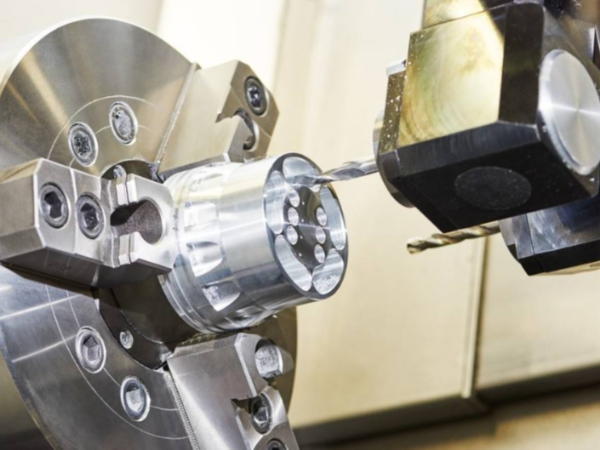 制作五金模具如何防止鉆孔打滑？