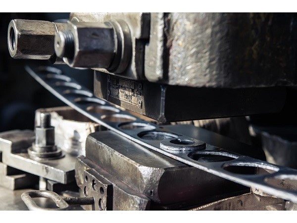 龍華沖壓加工廠，五金沖壓工序詳細(xì)圖解(1)[誠瑞豐]