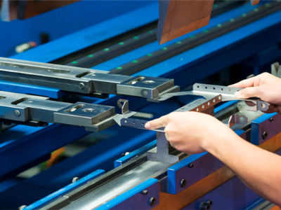 廣州五金沖壓件加工廠，6個沖孔翻邊技巧