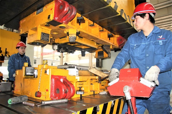 精密五金沖壓廠，市場(chǎng)機(jī)遇與競(jìng)爭(zhēng)分析