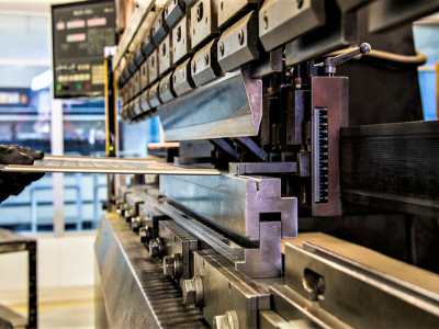 五金沖壓件加工廠，如何降低生產(chǎn)成本？