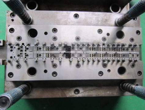 五金沖壓連續(xù)模具維護