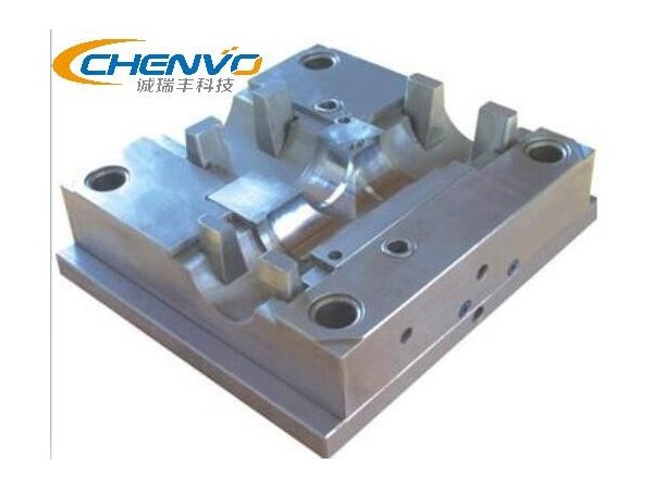 精密沖壓模具設(shè)計注意事項